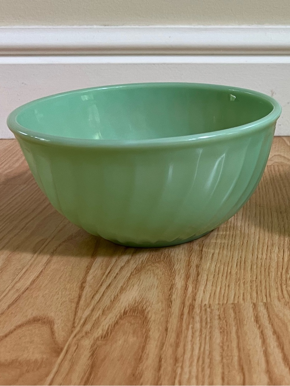 VINTAGE FIRE KING JADEITE SWIRL MIXING BOWL